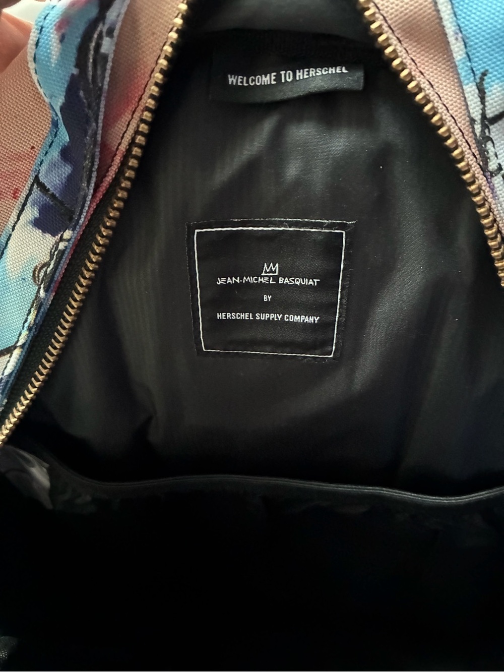 Herschel Supply Co. x Jean-Michel Basquiat Nova Mid-Volume Backpack, limited ed. - Picture 11 of 16